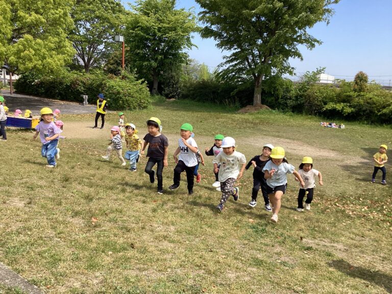 3.4.5歳児　異年齢児交流での新しい発見！