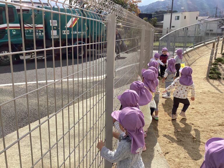 1歳児　だいちチーム「はたらくくるまについて大調査！！！」